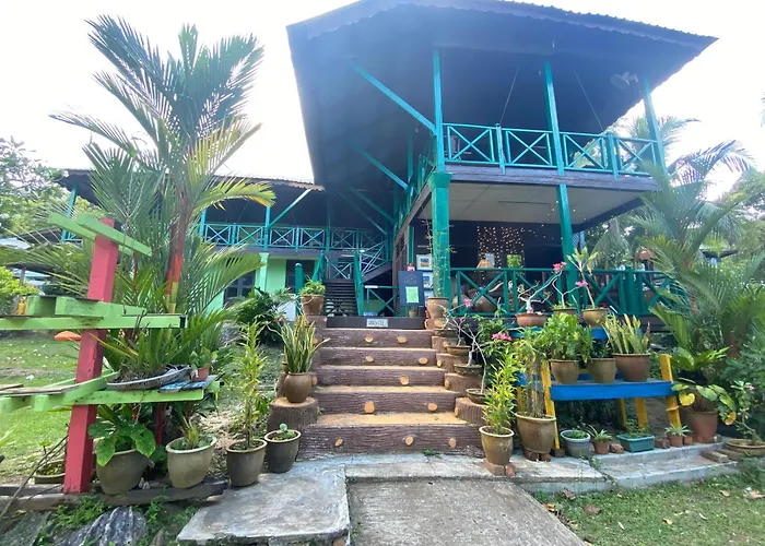 Nazri'S Place 2