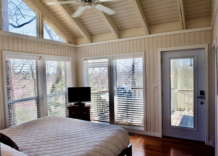 Beaver Lake Cottages