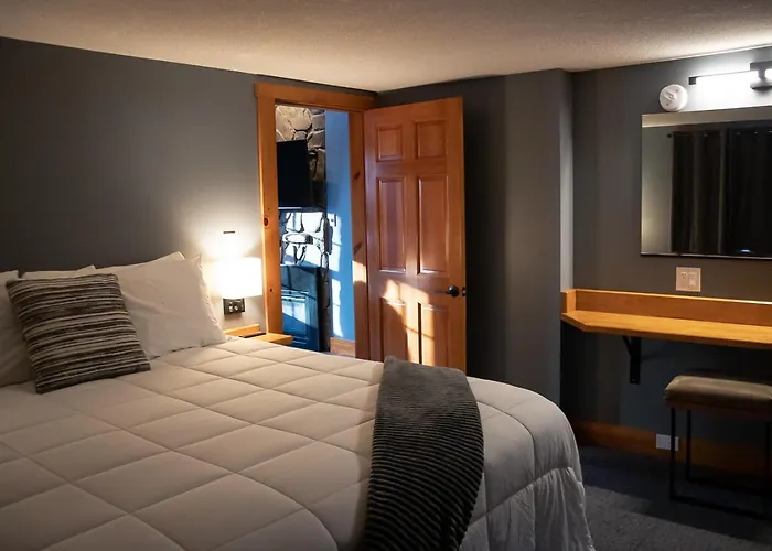 New England Inn & Lodge