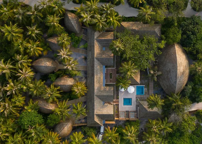 Emerald Faarufushi Resort & Spa