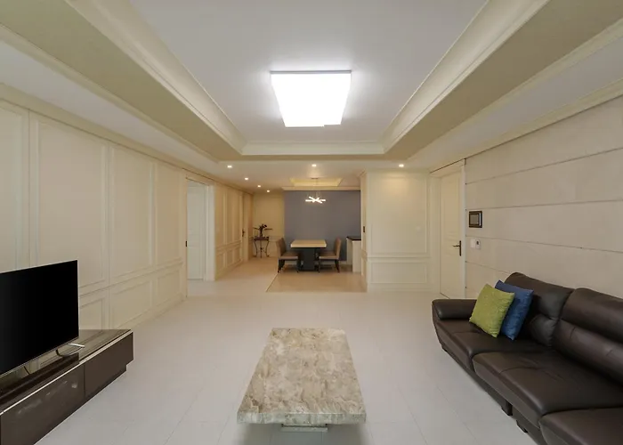 Pale De Cz Condo