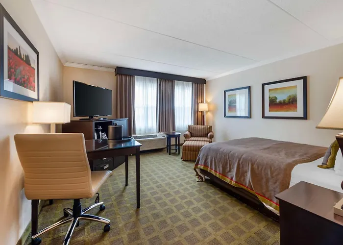 Best Western Plus White Bear Country Inn