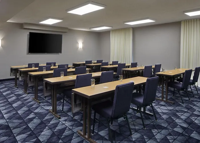 Courtyard By Marriott Memphis Airport