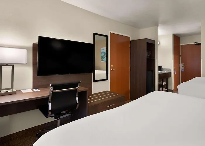 Comfort Inn & Suites Fenton