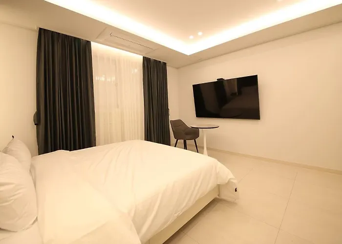 Brown Dot Hotel Sinan