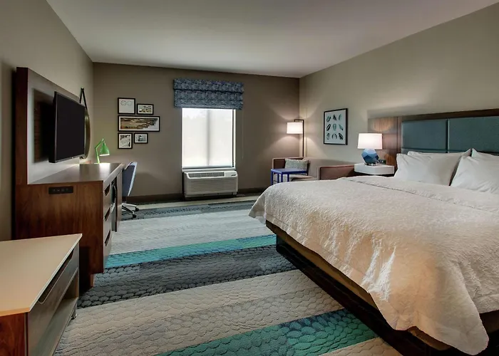Hampton Inn & Suites By Hilton Southport