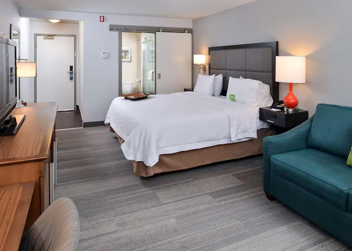 Hampton Inn & Suites By Hilton Calgary University Nw