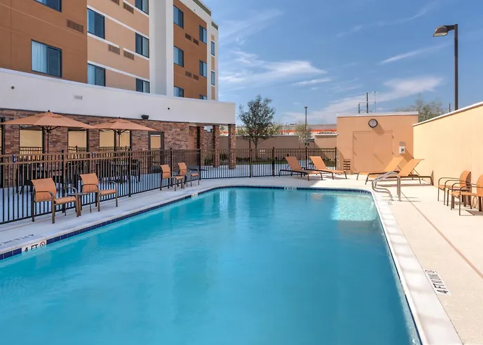Courtyard By Marriott Houston North/Shenandoah