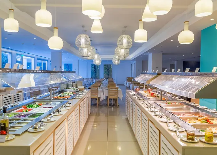Vrissaki Beach Hotel