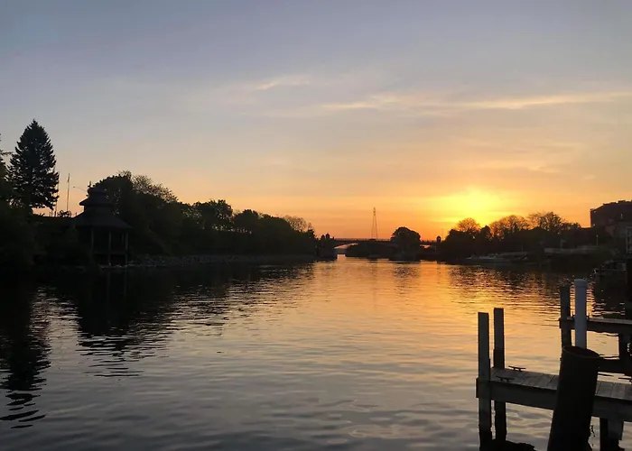 Manistee Inn & Marina