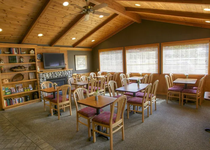 Poulsbo Inn & Suites