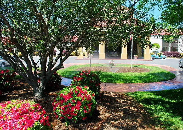 Village Inn Clemmons-Winston Salem, Trademark By Wyndham