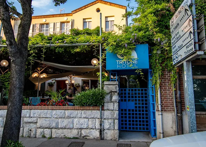 Hotel Tritone