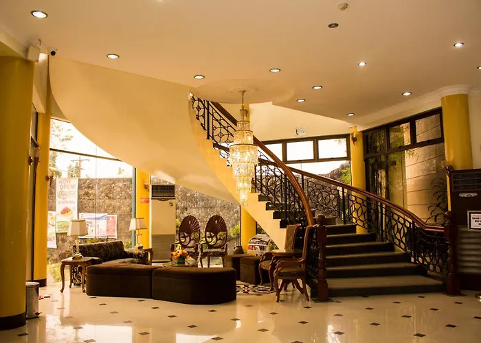 Crown Royale Hotel