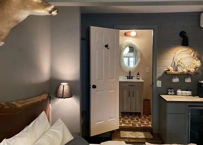 Outpost Inn