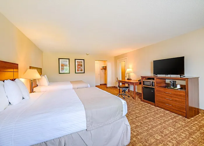 Town & Country Inn & Resort