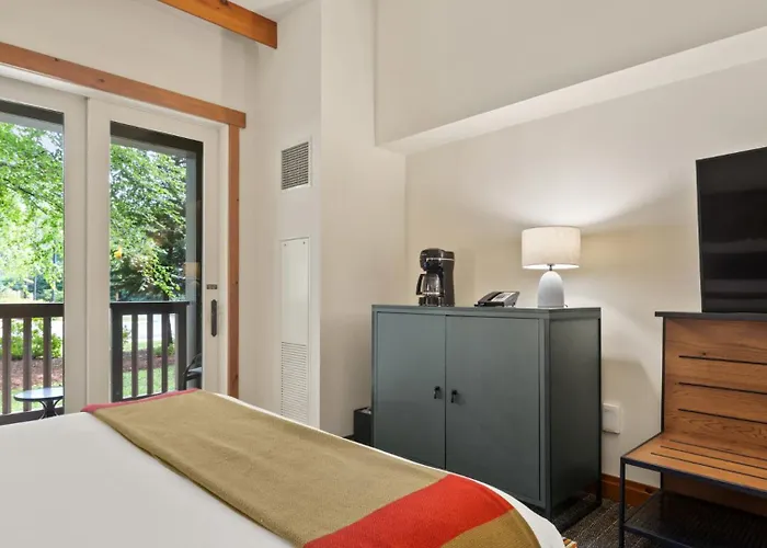 1122 Guest Room - Lodge At Spruce Peak - Stowe Mt Resort - Sleeps 4