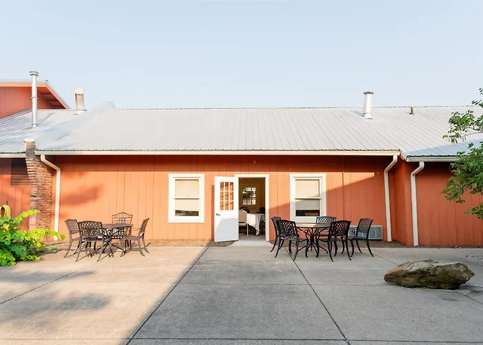 Brown County Inn