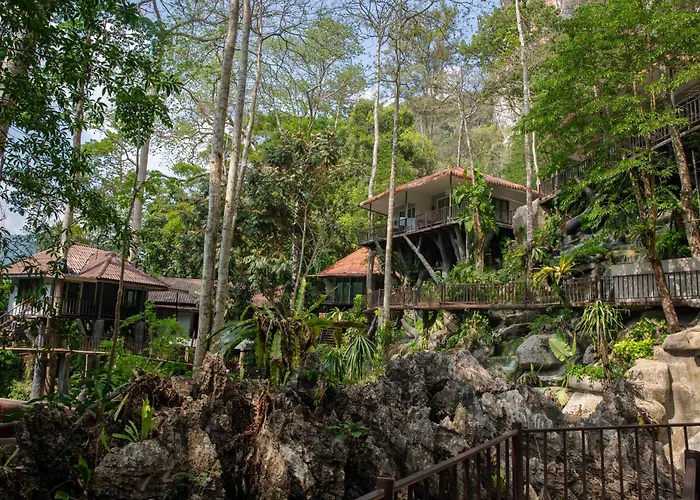 Rock And Tree House Resort