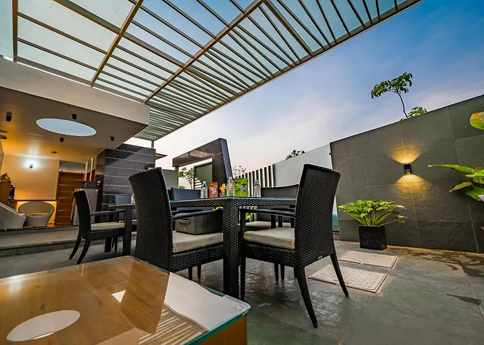 S R Premium Suites