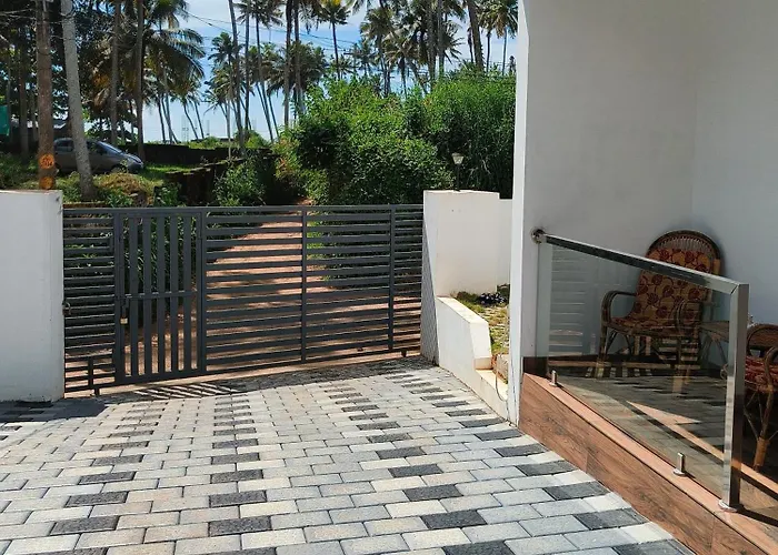 Wavealokam Beach Retreat