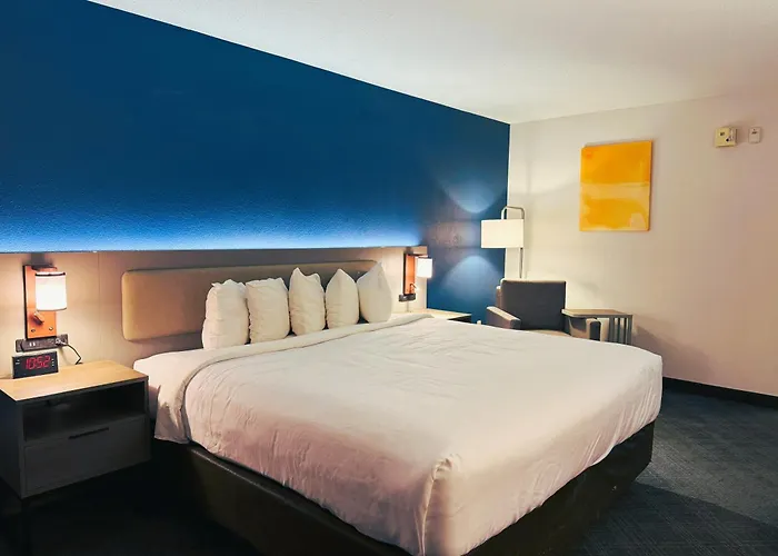 Comfort Inn & Suites Sheboygan I-43