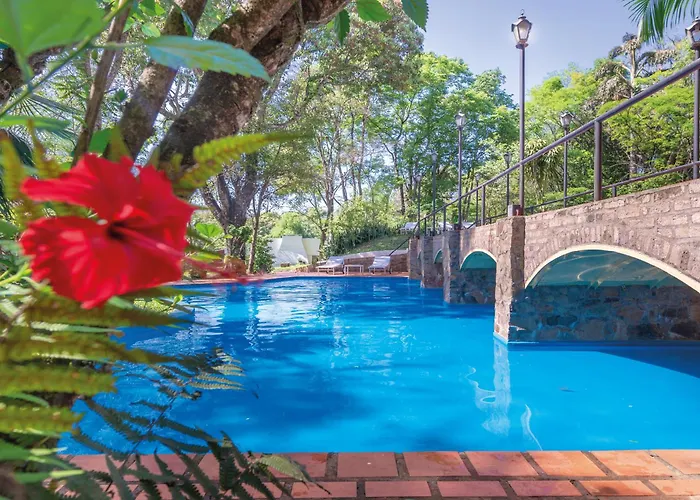 Hotel Y Cabanas Del Lenador