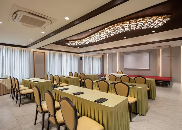 Copper Leaf Hotels, Tirunelveli
