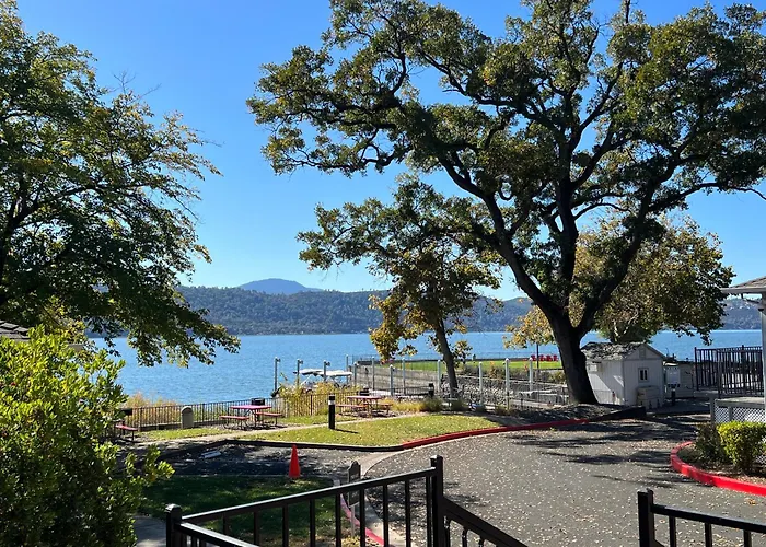 Clear Lake Cottages & Marina