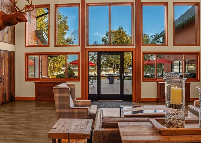 Holiday Inn Express & Suites Hayward By Ihg