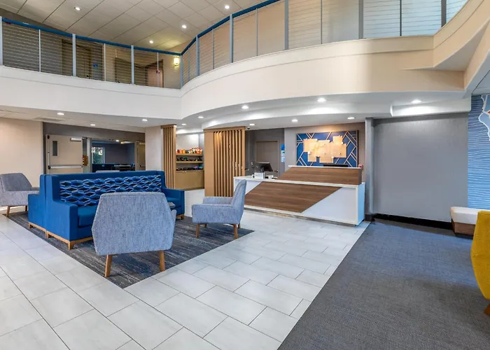 Holiday Inn Express & Suites Lathrop By Ihg