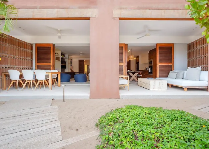 El Careyes Club & Residences