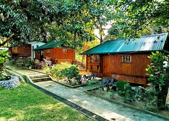Rea'S Bamboo Resort