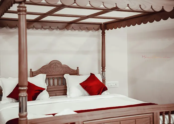 Athirappily Sreenilayam Heritage Resort