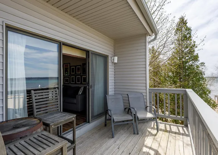 ♚ Gorgeous Sunset Views ♚ @ The Shores Lake View ☀ Condo