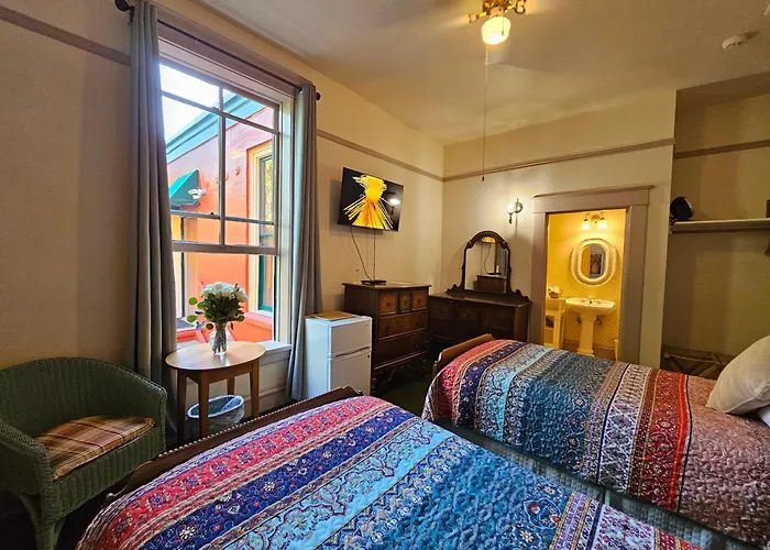 Hotel Planter