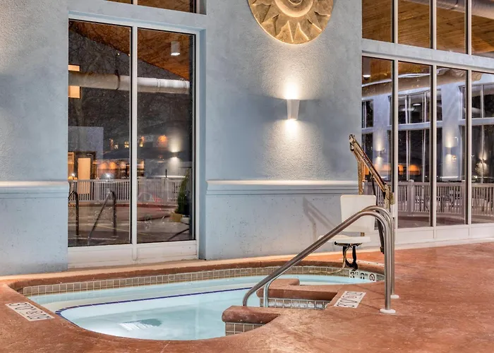 Holiday Inn Express & Suites - Green Bay East By Ihg