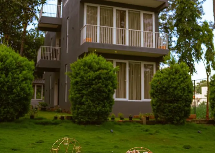 Thavika Silverwoods Residence