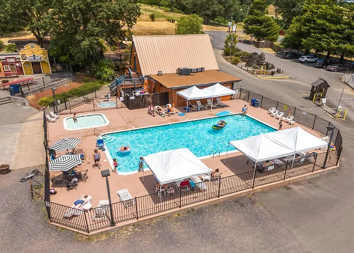 Mendocino Redwoods Rv Resort