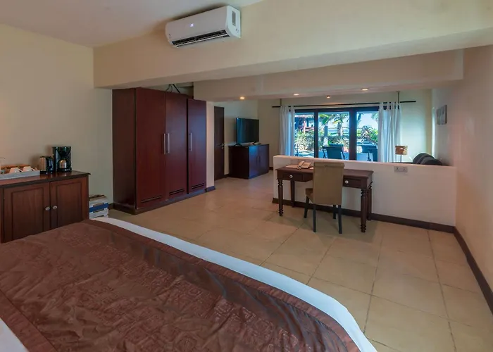 Bahari Beach Hotel