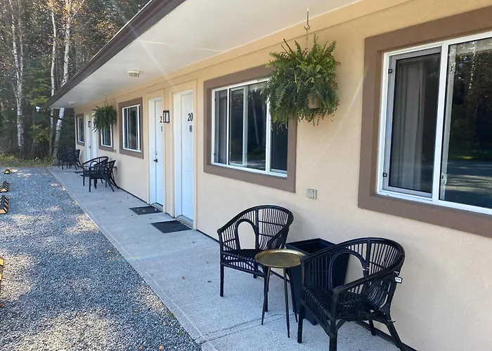 Parkway Motel