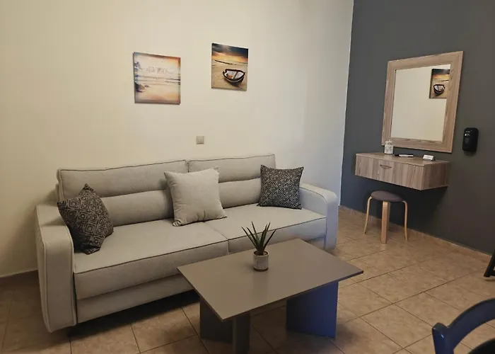 Helen'S Studios & Apartments