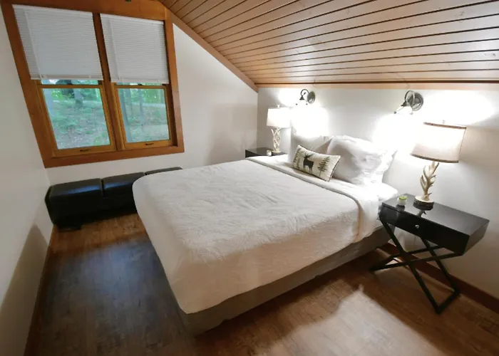 Abe Martin Lodge & Cabins