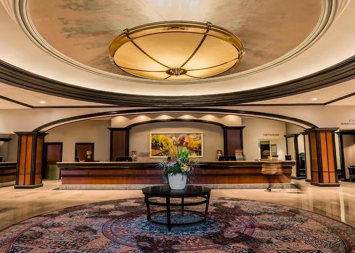 Amway Grand Plaza Hotel, Curio Collection By Hilton