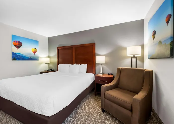 Clarion Pointe Apex - Holly Springs