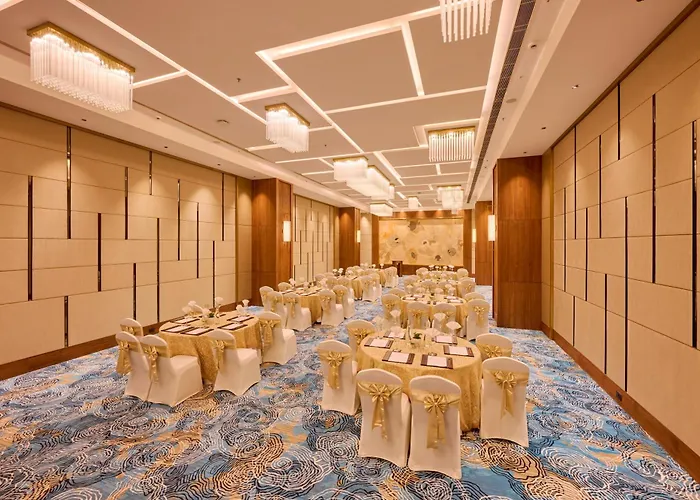 Iris Sarovar Portico