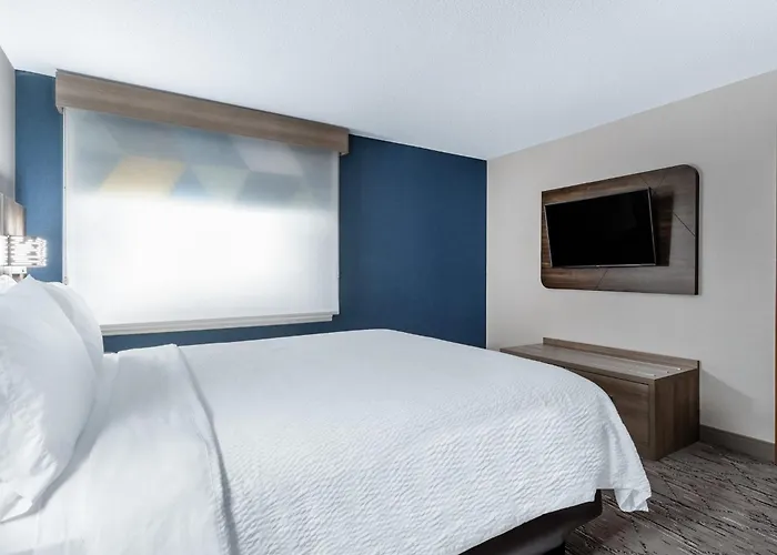 Holiday Inn Express Hotel & Suites-St. Paul By Ihg
