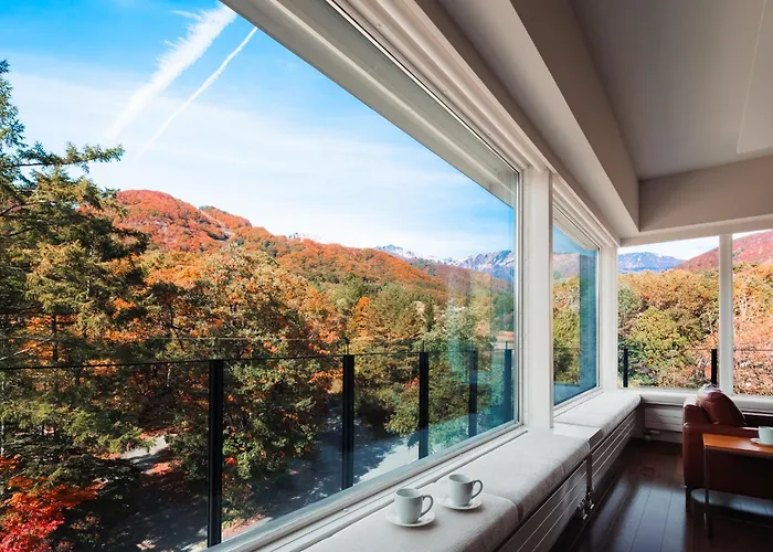 Mountain Side Hakuba