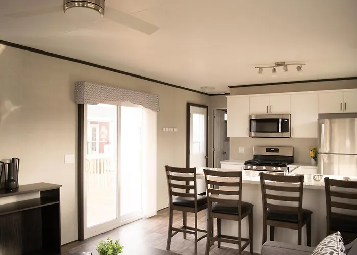 Vine Ridge Resort - Cottages
