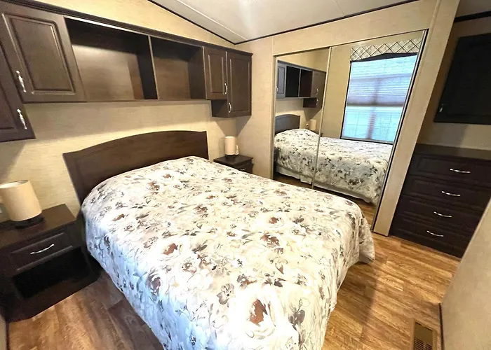 Vine Ridge Resort - Cottages
